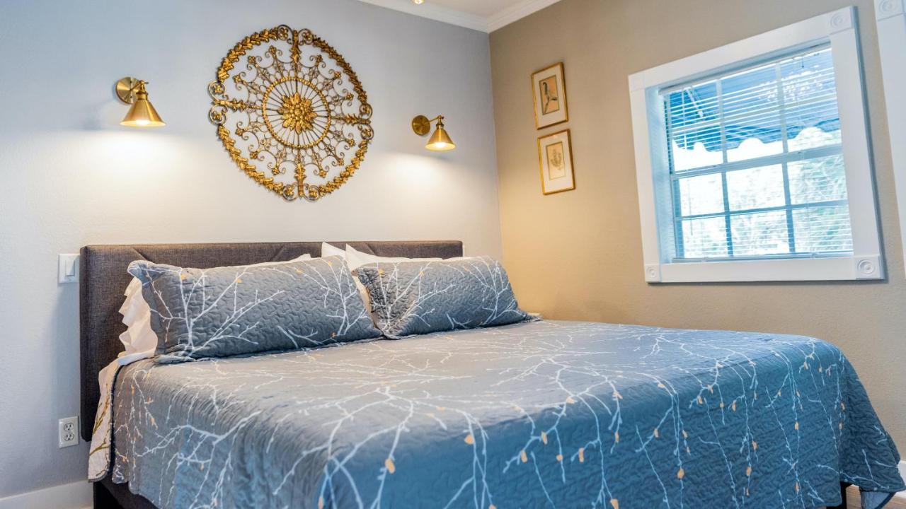 Meranova Guest Inn Данидин Екстериор снимка