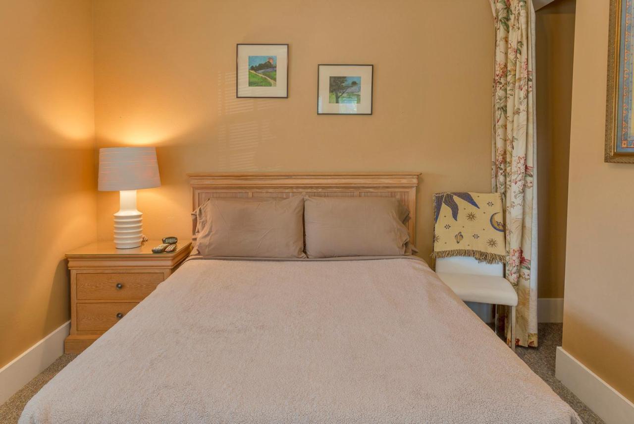 Meranova Guest Inn Данидин Екстериор снимка